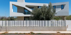 To paradox house στην Παιανία 