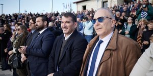 O Πύρρος Δήμας κατά την επίσκεψη του πρωθυπουργού Κυριάκου Μητσοτάκη στη Χειμάρρα