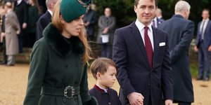 Η πριγκίπισσα Βεατρίκη με τον σύζυγό της Εντοάρντο Μαπέλι Μότζι και τον θετό της γιο 