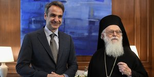 Συνάντηση του πρωθυπουργού, Κυριάκου Μητσοτάκη, με τον αρχιεπίσκοπο Αλβανίας, Αναστάσιο