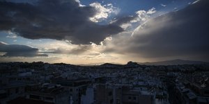 Σύννεφα στην Αθήνα