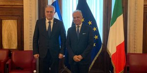 Συνάντηση του Τάκη Θεοδωρικάκου με τον ιταλό Υπουργό Εσωτερικών στη Ρώμη