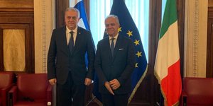 Ο υπουργός προστασίας του Πολίτη, Τάκης Θεοδωρικάκος με τον Ιταλό υπουργό Εσωτερικών