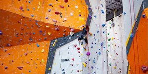 Ενας τοίχος αναρρίχησης υψους 9 μ. στήθηκε στο ΚΠΙΣΝ 