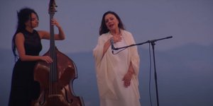 Το τραγούδι «Προσευχή» ήρθε ξανά στο επίκεντρο του ενδιαφέροντος του κόσμου μέσω της σειράς «Maestro»