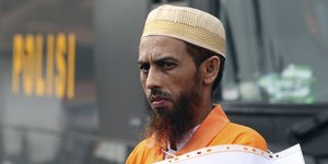 Αποφυλακίστηκε ο Ουμάρ Πατέκ, ο άνθρωπος που κατασκεύασε τις βόμβες για το μακελειό με 202 νεκρούς στο Μπαλί το 2002