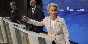 η πρόεδρος της Ευρωπαϊκής Επιτροπής Ούρσουλα φον ντερ, στο Ευρωπαϊκό Κοινοβούλιο 