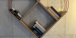 Βιβλιοθήκη σε σχήμα καρδιάς 