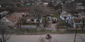 ρωσικοί βομβαρδισμοί στη Χερσώνα της Ουκρανίας