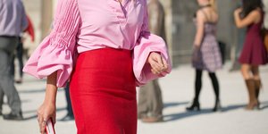 γυναίκα με φούστα