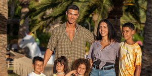 Ο Κριστιάνο Ρονάλντο με την σύντροφό του Χεορχίνα και την οικογένειά τους 