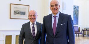 Νίκος Δένδιας με τον νέο πρέσβη Αργεντινής