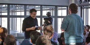 O Εμανουέλ Μακρόν έδωσε συνέντευξη στους «άτυπους δημοσιογράφους» της Le Papotin