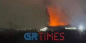 Φωτιά σε επιχείρηση στη Θεσσαλονίκη