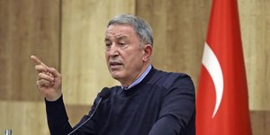 Ο υπουργός Άμυνας της Τουρκίας, Χουλουσί Ακάρ