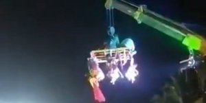 O γερανός κατέρρευσε στη διάρκεια θρησκευτικής γιορτής στη νότια Ινδία