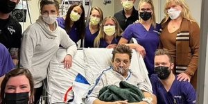 Ο Τζέρεμι Ρένερ στη ΜΕΘ 