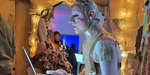 Από την παράσταση Καμάρες στην Ελευσίνα