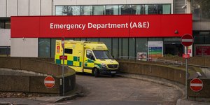 κιτρινο ασθενοφορο 