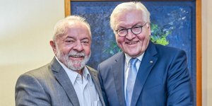  ο Γερμανός πρόεδρος Σταϊνμάιερ, λίγες ώρες πριν την ορκωμοσία του   Ο νέος πρόεδρος της Βραζιλίας, Λουίς Ινάσιο Λούλα ντα Σίλβα, με τον Γερμανό πρόεδρο, Φρανκ-Βάλτερ Σταϊνμάιερ