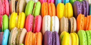 Πολύχρωμα, λαχταριστά, γαλλικά μακαρόν
