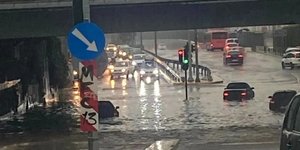 Από την βροχόπτωση πλημμύρισε η υπόγεια διάβαση της Σπύρου Λούη κάτω από την Κηφισίας, στο Μαρούσι