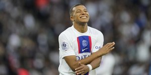Ο Εμπαπέ με τη φανέλα της PSG