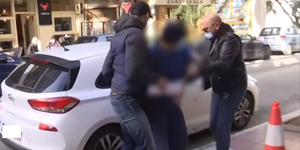 Προθεσμία πήρε ο δράστης της γυναικοκτονίας στη Νίκαια