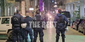 Πάτρα - Ισχυρές δυνάμεις έξω από το Αστυνομικό Μέγαρο