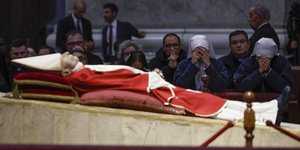 Η σορός του Πάπα Βενέδικτου 