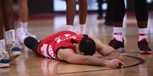 Πρόβλημα στη μέση για τον Σλούκα του Ολυμπιακού