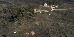 Σε πλήρη εξέλιξη οι εργασίες στο Τατόι για την κηδεία του Κωνσταντίνου 