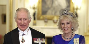 Ο Βασιλιάς Κάρολος Γ' της Βρετανίας και η σύζυγός του, Καμίλα