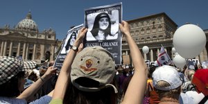 Κόσμος στο Βατικανό ζητά την αλήθεια για την εξαφάνιση της Ορλάντι στο Βατικανό