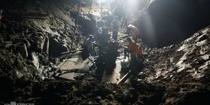 10χρονο αγόρι έπεσε σε κολόνα οικοδομής στο Βιετνάμ/ Φωτογραφία: Twitter
