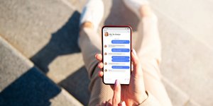 Πώς μπορείτε να διαβάσετε ένα μήνυμα στο Whatspp χωρίς να δει ο αποστολέας ότι διαβάστηκε