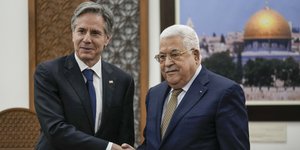 Ο υπουργός Εξωτερικών των ΗΠΑ, Άντονι Μπλίνκεν, κατά τη συνάντησή του με τον πρόεδρο της παλαιστινιακής Αρχής, Μαχμούντ Αμπάς