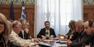 Συνάντηση Ανδρουλάκη με εκπροσώπους τρίτεκνων / Φωτογραφία: ΒΑΣΙΛΗΣ ΡΕΜΠΑΠΗΣ/EUROKINISSI