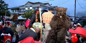 Το έθιμο της κλοπής της αρκούδας αναβιώνει στο Αγναντερό