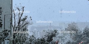 Η κακοκαιρία Μπάρμπαρα έφερε χιόνια και έντυσε στα λευκά την Αθήνα 