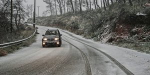 Χιονόπτωση στην περιοχή των Αφιδνών Αττικής