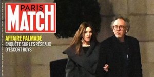 Περιοδικό με την Μόνικα Μπελούτσι και τον Τιμ Μπάρτον αγκαζέ