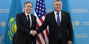 Ο ΥΠΕΞ των ΗΠΑ, Άντονι Μπλίνκεν και ο ΥΠΕΞ του Καζακστάν, Mukhtar Tleuberdi/ AP Photos