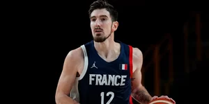 Μπάσκετ-Euroleague: Κορυφαίος σκόρερ ο Ντε Κολό «Εκθρόνισε» από την κορυφή τον Νίκο Γκάλη