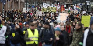 κοσμος διαδηλωση 