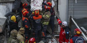 Διάσωση στη σεισμόπληκτη επαρχία Χατάι της Τουρκίας