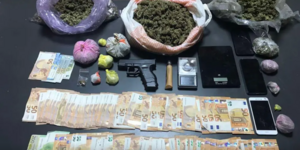 Στα χέρια της ΕΛ.ΑΣ δύο άτομα για κατοχή ακι διακίνηση ναρκωτικών στο Ελληνικό