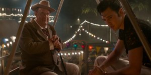 Στιγμιότυπο από την ταινία «Elvis» με Τον Χανκς και Οστιν Μπάτλερ 
