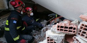 Έλληνες διασώστες της ΕΜΑΚ στην Τουρκία
