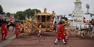 H χρυσή άμαξα Gold State Coach